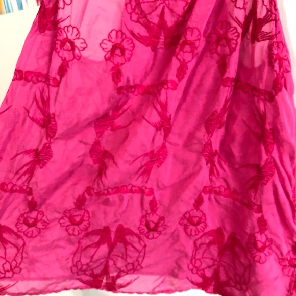 🦋 3/$15 Language XS embroidered 100% silk tank - Picture 3 of 7